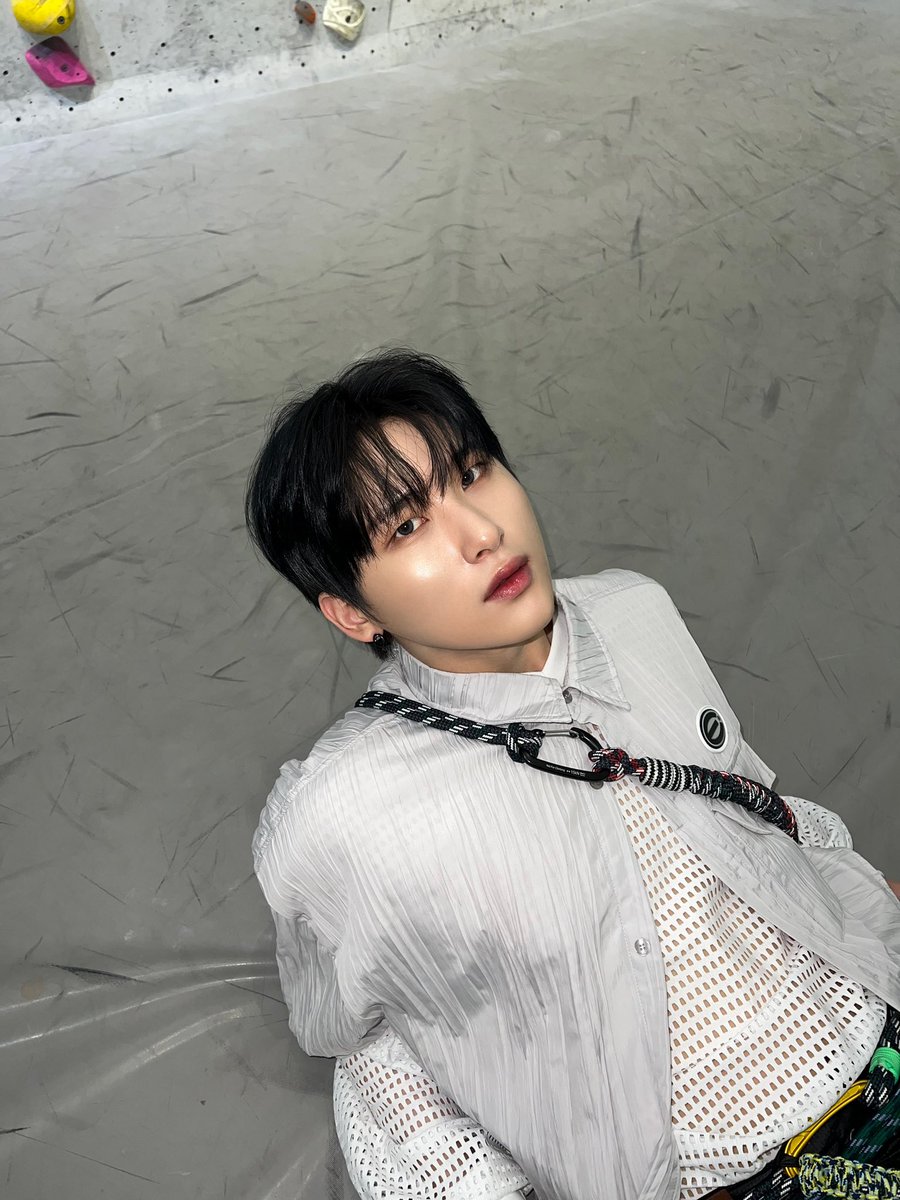 CRAVITY_twt's tweet photo. 🖤🐾
#우빈 https://t.co/S8WVzp31nd