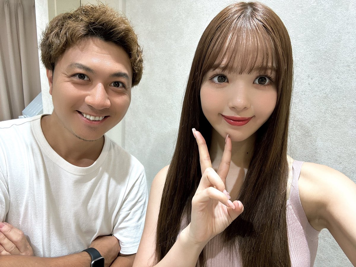 hiroto7031's tweet photo. 藤田ニコルちゃん🌟

ロアエクステつけに来てくれました！
改めて結婚おめでとう！😁 https://t.co/qJwLVe1T6K
