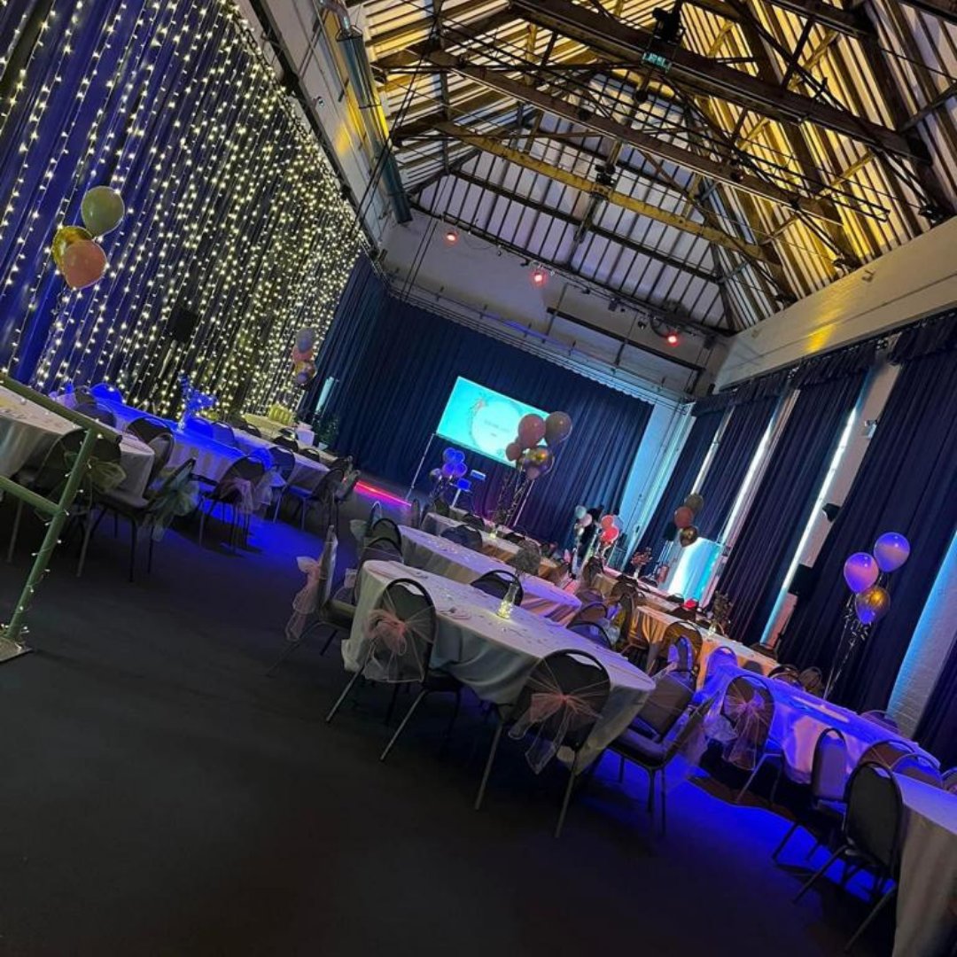 Illuminatefxuk's tweet image. We helped set up this stunning ball recently at Enginuity. 

One of our favourite venues to work at, based in the historic Ironbridge Gorge!

Need more event or party inspiration? Or a bespoke quote? Give us a call!

#eventideas #shropshireevents #dancefloorhire @IronbridgeGMT