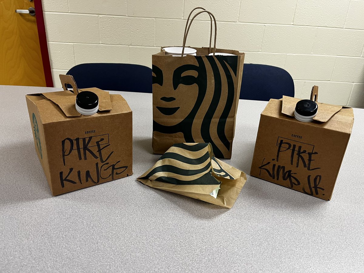KJHKnights's tweet photo. Shoutout to our local @Starbucks on Kings Mills Road for providing a little extra caffeine to get our week started here at KJH. @Kings_Schools #RelateCreateInnovate #StrongerTogether ☕️ https://t.co/tcZQV6B0Q1