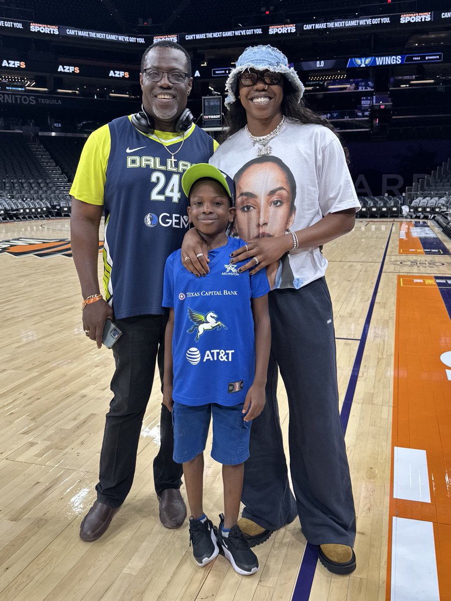 Ogunbogy's tweet photo. A heartfelt thank you to ⁦@DallasWings⁩ for the opportunity to spend remarkable and memorable days with my daughter ⁦@Arike_O⁩ in Phoenix. Thanks Greg Bibb https://t.co/ntVJnqYKLk