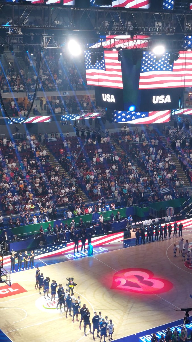pabgiar's tweet photo. Partidazo en #Manila de #GRE vs #USA del mundial #FIBAWorldCup2023. He de decir que aqui también tienen el aire acindicionado a tope, hace falta una rebequita @ADaimiel @guillegimenez_ https://t.co/HdnDi6kd5L