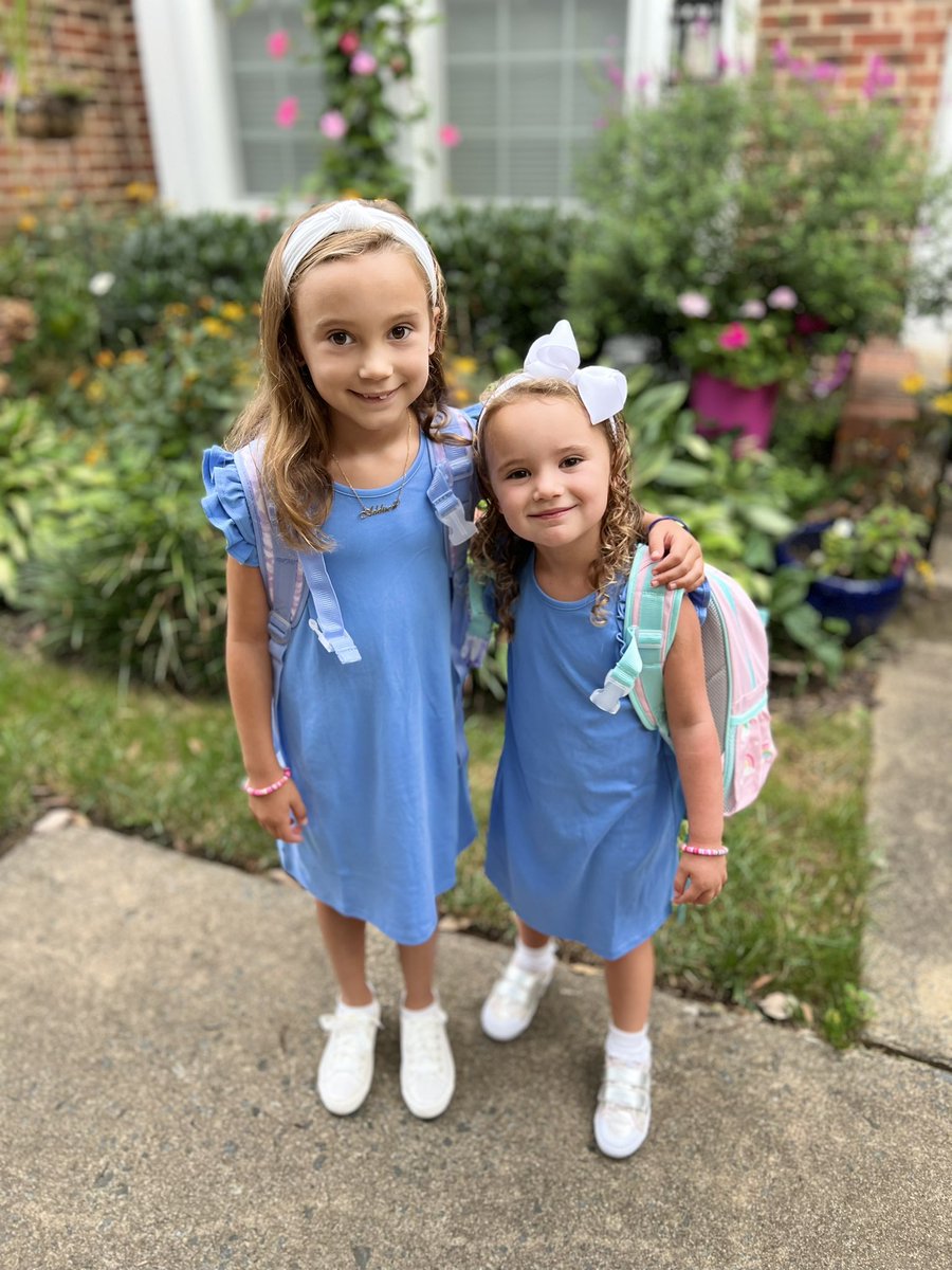 MegHenry7's tweet photo. All smiles as they were off to 2nd Grade &amp; K! I can’t wait to pick them up! #apsback2school 🚌📚✏️ https://t.co/JOvS1DnqtQ