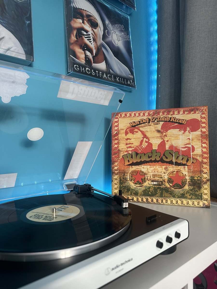 ByDobson's tweet photo. Mos Def &amp; Talib Kweli are Black Star.

original 1998 pressing, definition of chemistry. https://t.co/Ef2tViTtKt