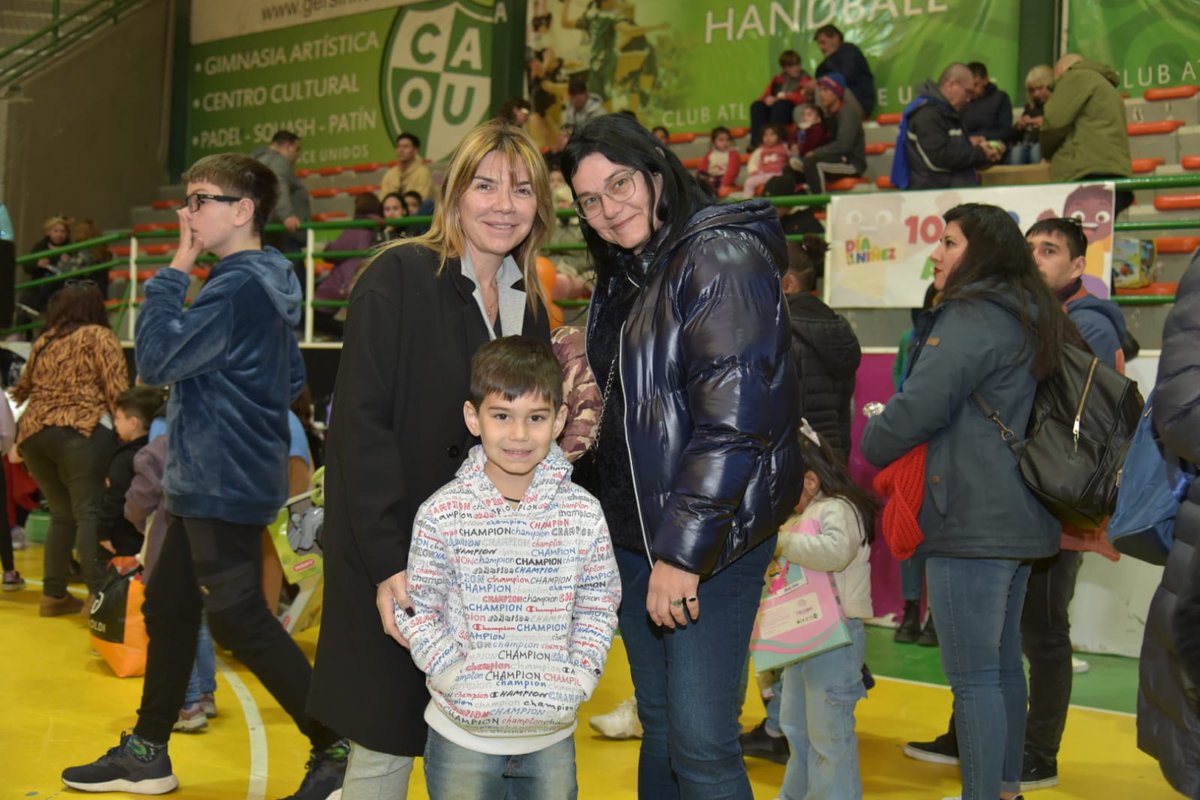uthgramdq's tweet photo. DÍA DE LA NIÑEZ ¡EL FESTEJO MÁS GRANDE DE NUESTRA HISTORIA! 🥳

🎉Colmamos Once Unidos con un sensacional agasajo con más de 3000 personas

🥳 Regalos, circo, maquillaje, impactantes shows y sorteos con grandes premios. ¡Un día increíble y en familia! ♥️
#PabloSantinConduccion https://t.co/hQWxKmaAaW