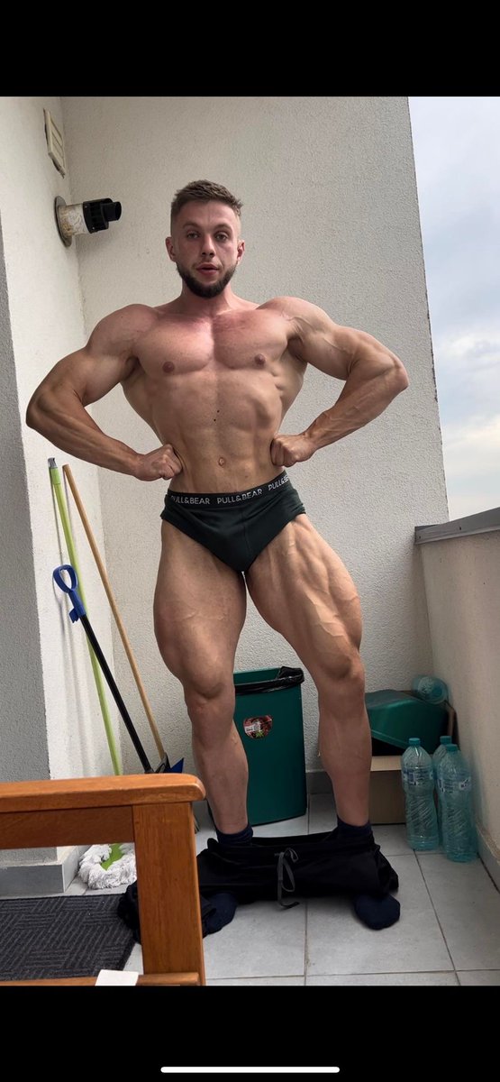 hotmarkusbg's tweet photo. muscle worship, custom videos, findom, live show $$$.
looking for sponsor to grow bigger!

#bodybuilding #findom #flex4cash #musclemaster #master #alphamaster #musclefindom # https://t.co/ky7gMyKI7J