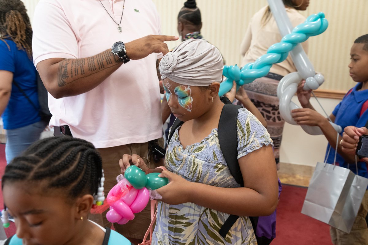 reidtempleame's tweet photo. โ๏ธ๐Happy 1st Day of School to all PGCPS students!
We pray that you have an amazing school year! We pray that God will cover and protect each of you! We pray that those that you encounter will see a light in you!
Drop 'Amen' below if you agree with this prayer!
#RTAME https://t.co/m2pMQHktVu