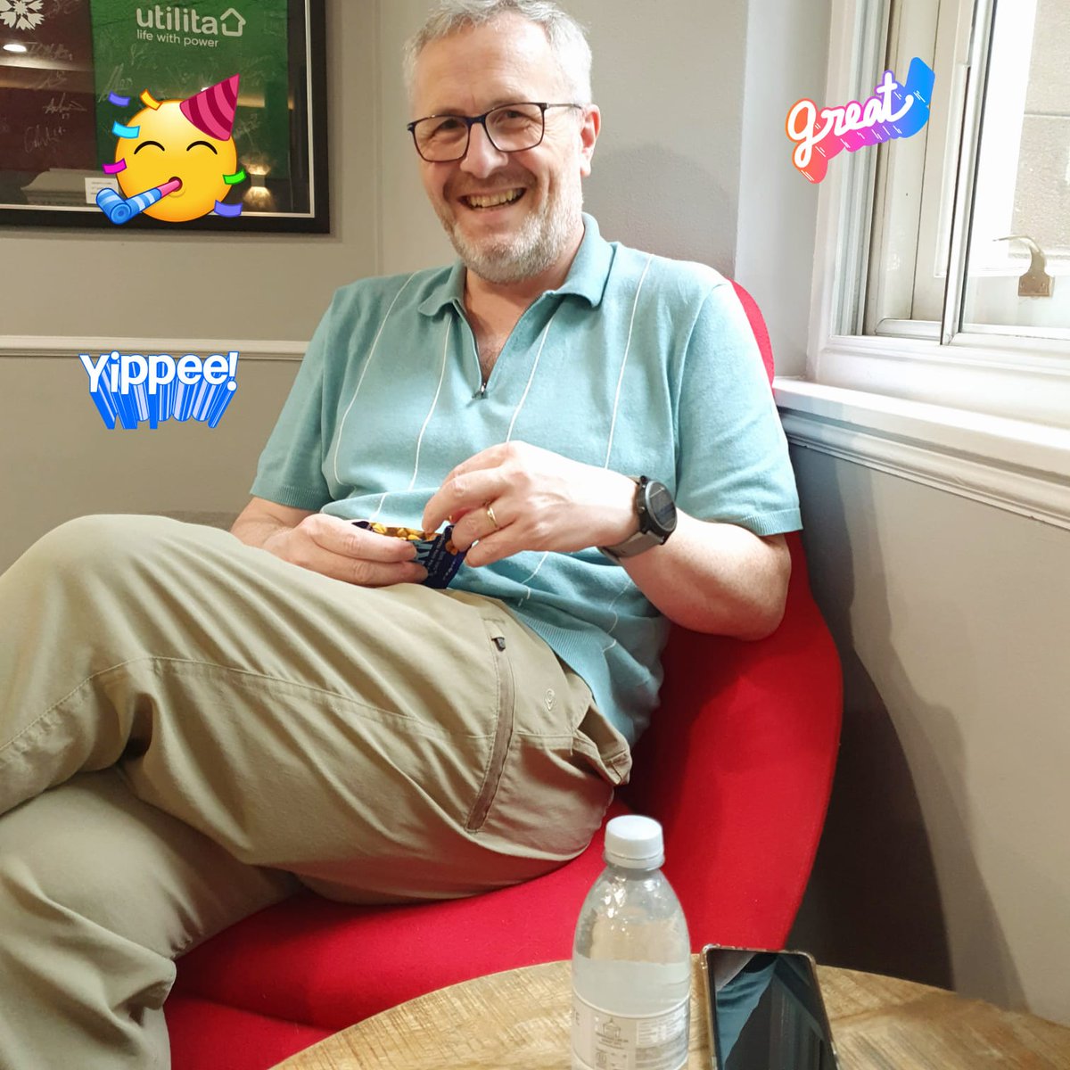 PaulMitchell68's tweet photo. Meant to be a relaxing day in Edinburgh however, the LNER service was so good on the way down, we went for a walk instead.
Didn't know there was a LNER lounge at Waverley Station...bonus!!
Train home soon π΄
#LNER #LTD #stepsdone https://t.co/EHpAi8H72w
