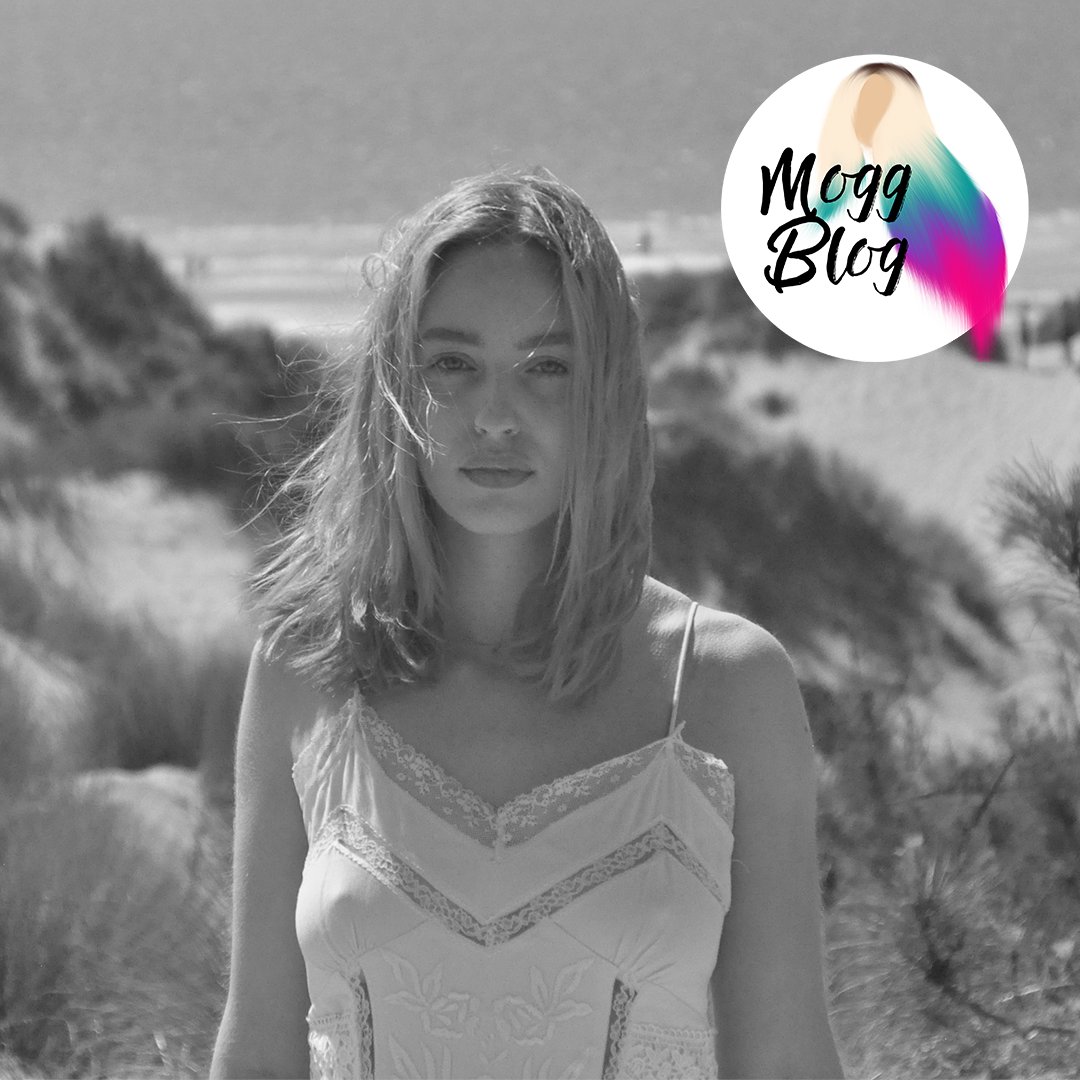 MoggBlog's tweet image. Stop what you're doing! There's new pop music to enjoy! 😍

Read my review of the two new singles from Cherry Seraph &amp;amp; Daniel Hayford below.

👉shorturl.at/cdjvO
👉Full playlist of fresh pop finds: shorturl.at/ekV07