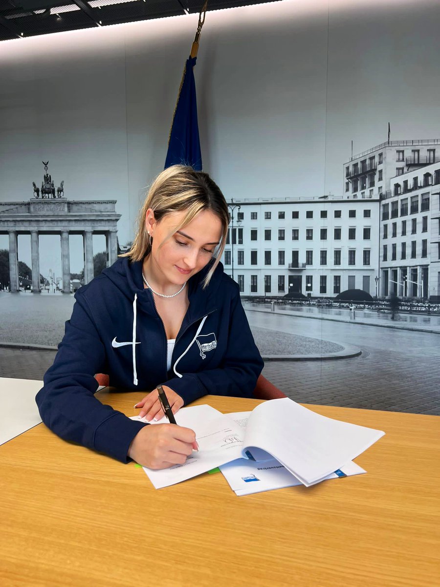 Ich verlängere langfristig meinen Vertrag bei Hertha BSC 💙🤍 

<a href="/HerthaBSCeSport/">Hertha BSC eSport</a> 
<a href="/HerthaBSC/">Hertha BSC</a>