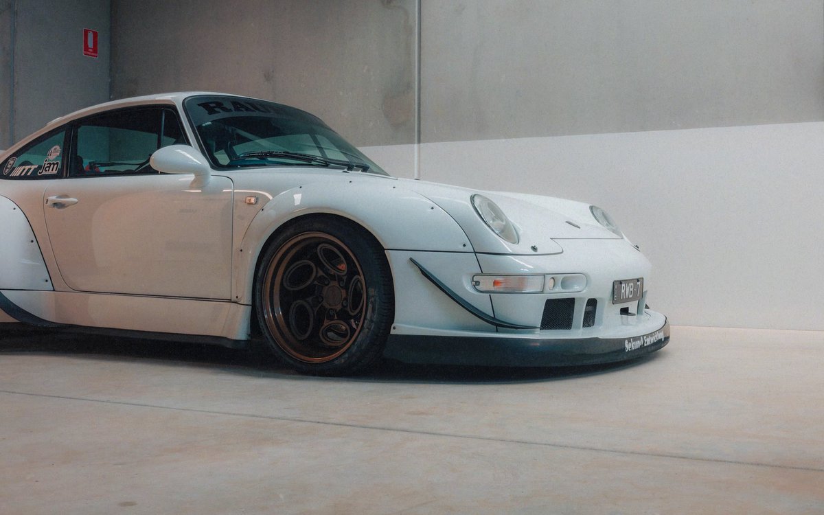 CastleCarMedia's tweet photo. RWB in the Warehouse sort of day.
3/4

#RWB #Porsche https://t.co/opIZpdQkZp