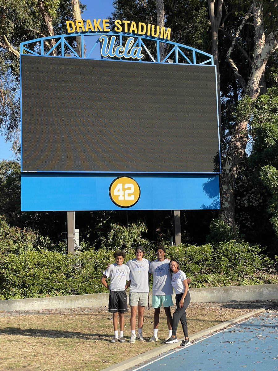 Thank you Courtney Hill <a href="/UCLATrack_Field/">UCLA Track & Field</a>  for a great visit to UCLA. Amazing program and track! #drakestadium <a href="/kanyonbrown/">Kanyon Brown</a>