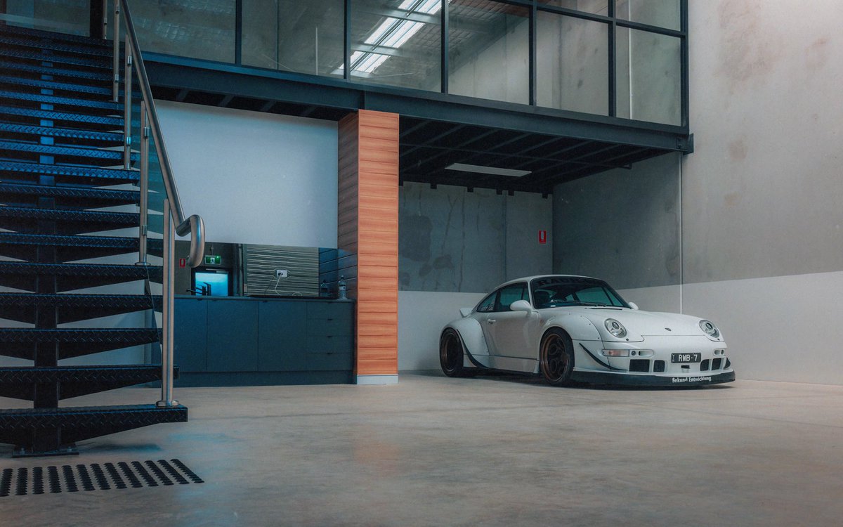 CastleCarMedia's tweet photo. RWB in the Warehouse sort of day.
1/4

#RWB #Porsche https://t.co/fPUR7JHvJx