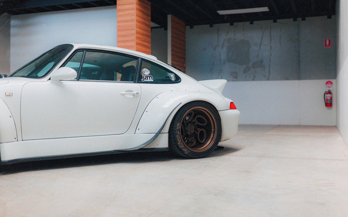 CastleCarMedia's tweet photo. RWB in the Warehouse sort of day.
1/4

#RWB #Porsche https://t.co/fPUR7JHvJx