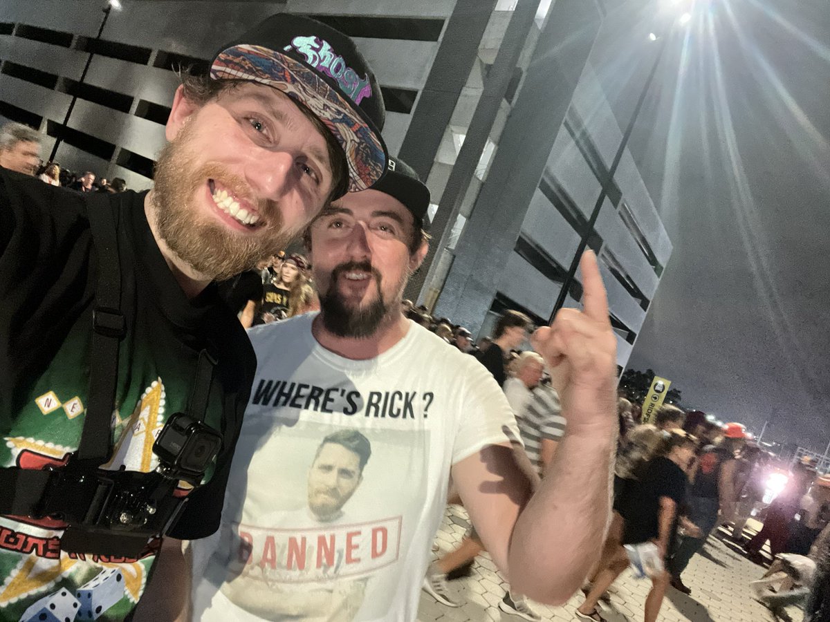 rickdunsford's tweet photo. Funniest shirt at the #gunsnroses #nashville show. @FLebeis @gunsnroses #unbanned or #uncaught https://t.co/RokcNBfOHp