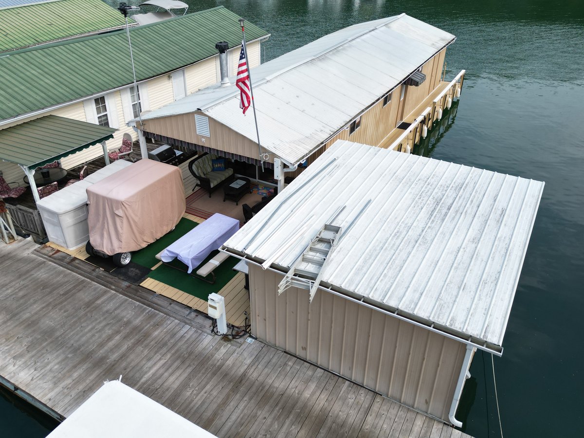 YourNewBoat's tweet photo. NEW LISTING! 15 x 45 Floating Cabin w/Boat House For Sale on Norris Lake, TN - $129,900!

https://t.co/KQKtepbmYO

Visit https://t.co/S12UrZxMv4 for more info!
#yournewboat #houseboat #floatinghouse #floatingcabin #norrislake #norrislakelife https://t.co/J6WkGeJ1iC