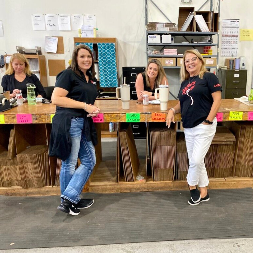 BollinLabel's tweet image. What a fantastic gathering! On Friday, #TeamBollin took the afternoon off for our Fiscal Year End Celebration.🎉The team enjoyed delicious food from @Root's Poultry, engaging conversations, and a game of cornhole. #SweetTeam #EmployeeAppreciation #FridayCelebration #TeamBonding