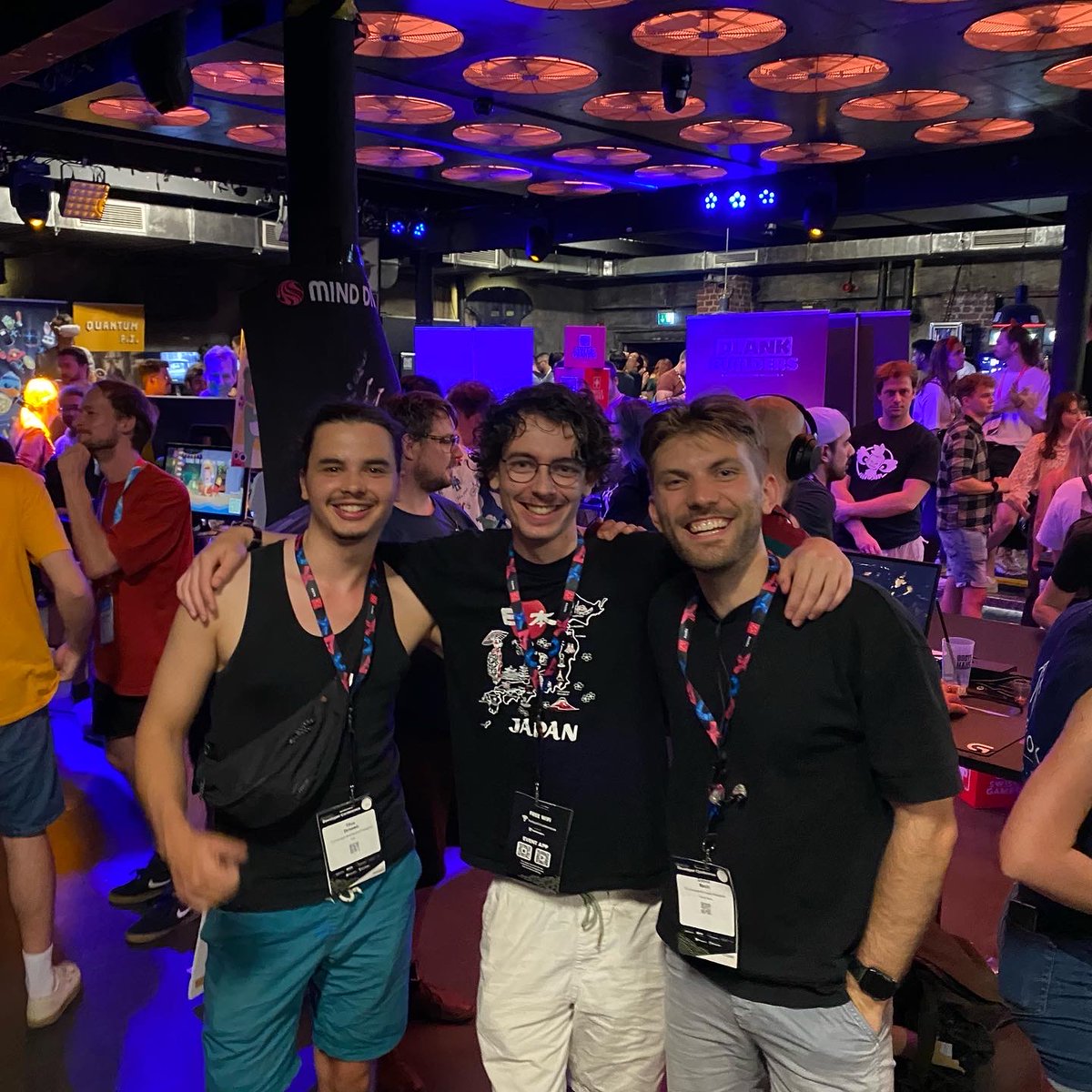 davidoffcw_'s tweet photo. Another year at @devcom_global 🌎🎮

I got to meet and learn from the great @InonZur, @HeartMachineZ and other industry experts.

Also had a blast interacting with the incredibly talented people at @oopsiedaisiesCH, @YellowLabGames and @_RogueVoltage 🔥

#devcom #indiegames https://t.co/yP1JDND8tu