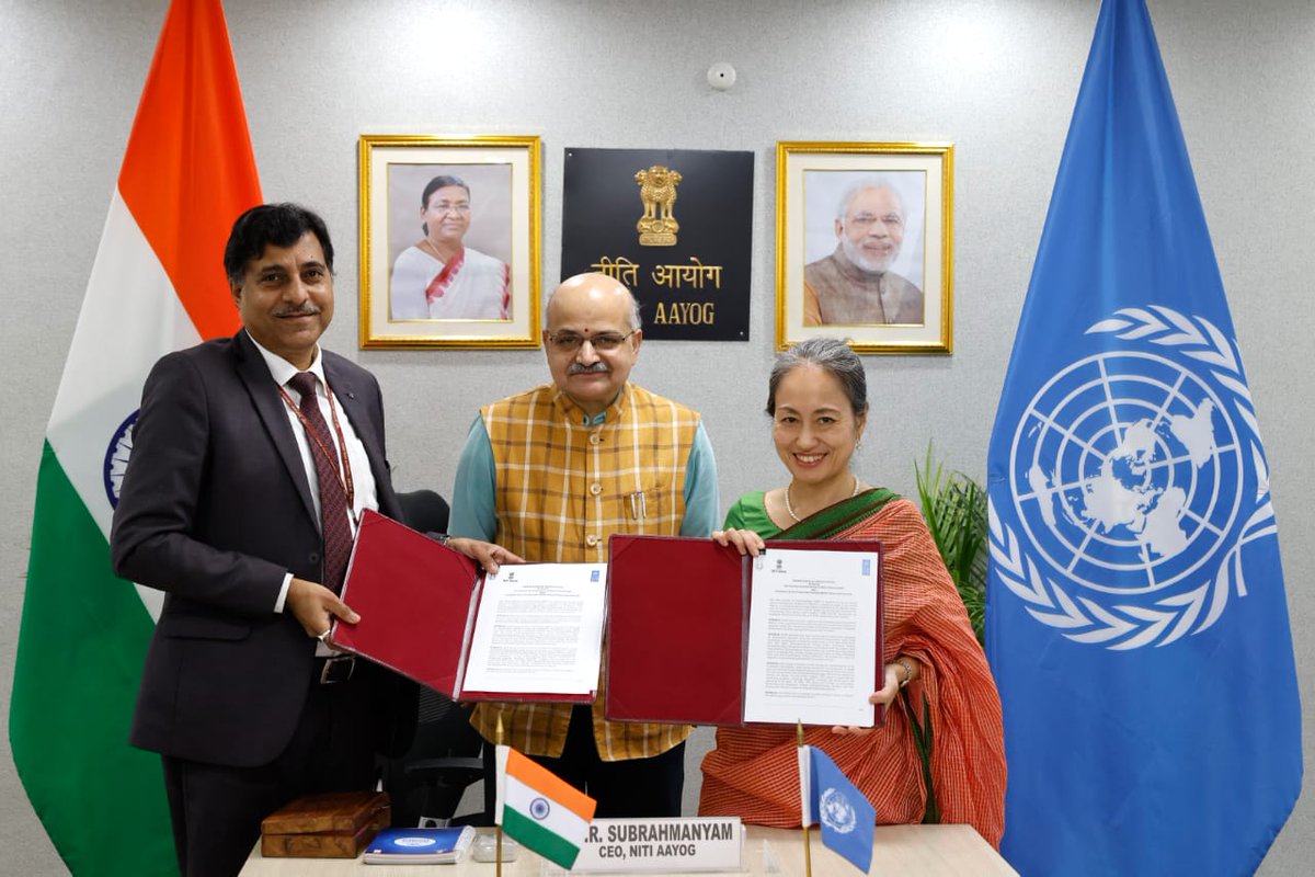NITIAayog's tweet photo. #NITIAayog & @UNDP_India sign a five-year MoU to renew their long-standing partnership and shared commitment towards fast-tracking SDGs in India.
This collaboration will focus on strengthening SDG localization, support to states, districts and blocks in data driven decision making and promoting women entrepreneurship and innovation.
#SDGs #IndiaProgress #UNDP #ViksitBharat #PMOIndia