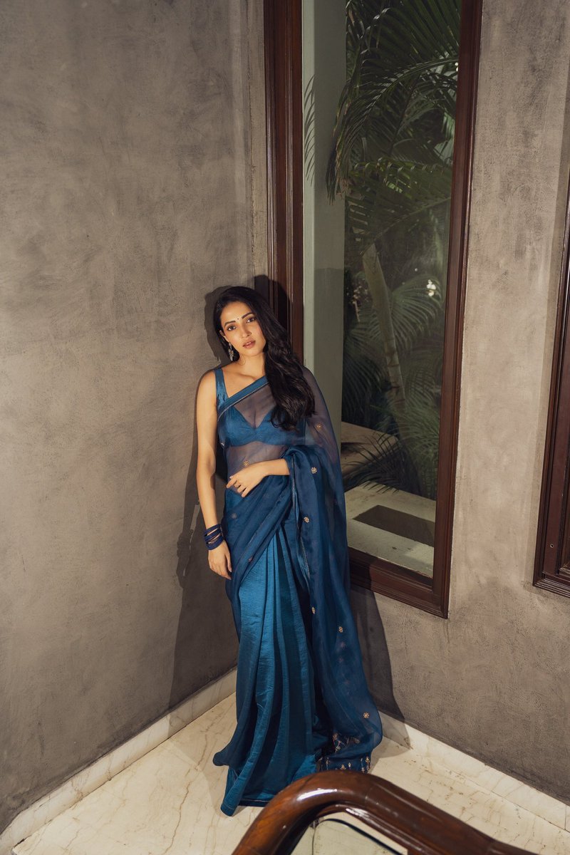 iamnehashetty's tweet photo. Life lately : Chapter 1 https://t.co/QqhhD5CbVQ