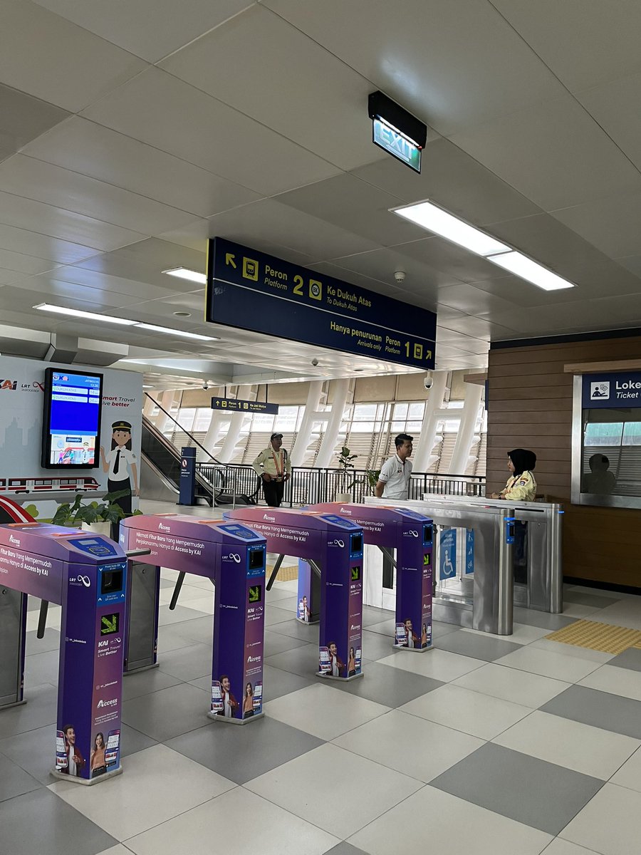 LRT Jabodebek udah buka!

Harga promo 5rb aja!

Bekasi - Dukuh Atas.
55menit (ga stop di halim)

Kursi lantai udah gak diplastikin.
Ada beberapa poin yang aku liat makin bagus sih ketimbang uji coba marin.