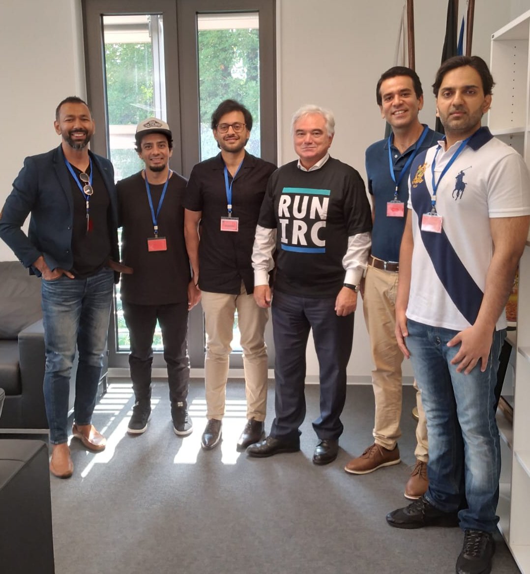 With #berlinmarathon less than a month away, I was thrilled to see off 🇵🇰 participants from @isbrunningclub today. Let's wish them all a great run! 🏃🏽‍♂️
