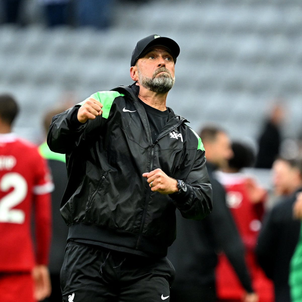 Newcastle United maçının devre arasında nelerin konuşulduğu sorusu üzerine Jürgen Klopp: 

'Devre arasında 'Eğer bu maçı çevirirsek torunlarımıza anlatırız,' dedim. Ben benimkini 10 gün sonra göreceğim, o zaman anlatabilirim.'