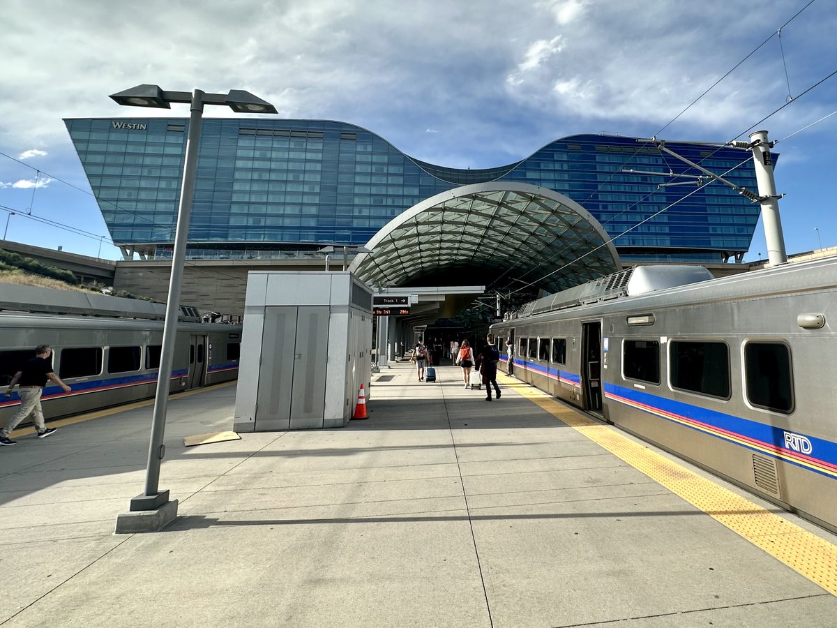 GreatDenTransit's tweet photo. #OneMoreLane on Pena Blvd is NOT going to solve airport congestion; may induce MORE car journeys!
Join us and our partners at the @DenBicycleLobby to ask @MikeJohnstonCO and City Council to expand #DenverTransit to @DENAirport.
Prioritize #SustainableGrowth & #EquitableGrowth! https://t.co/rIRmiwLRp4