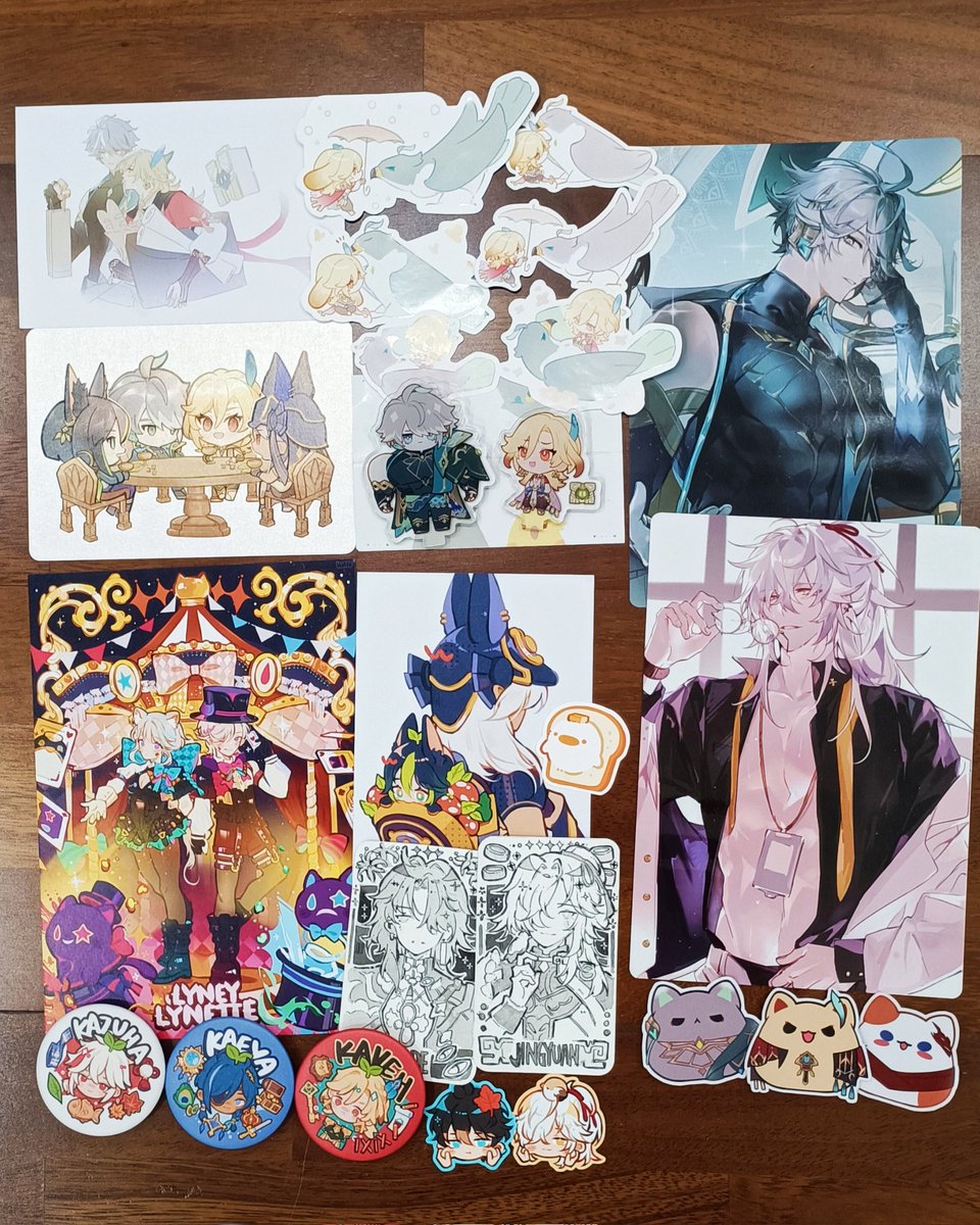 Amg 2023 haul❤️❤️ many amazing artist, the booth environment is super comfortable. Thanks for the snacks/present n have a smol encouragement chat with me(it really lighten up my days🥺✨✨ 