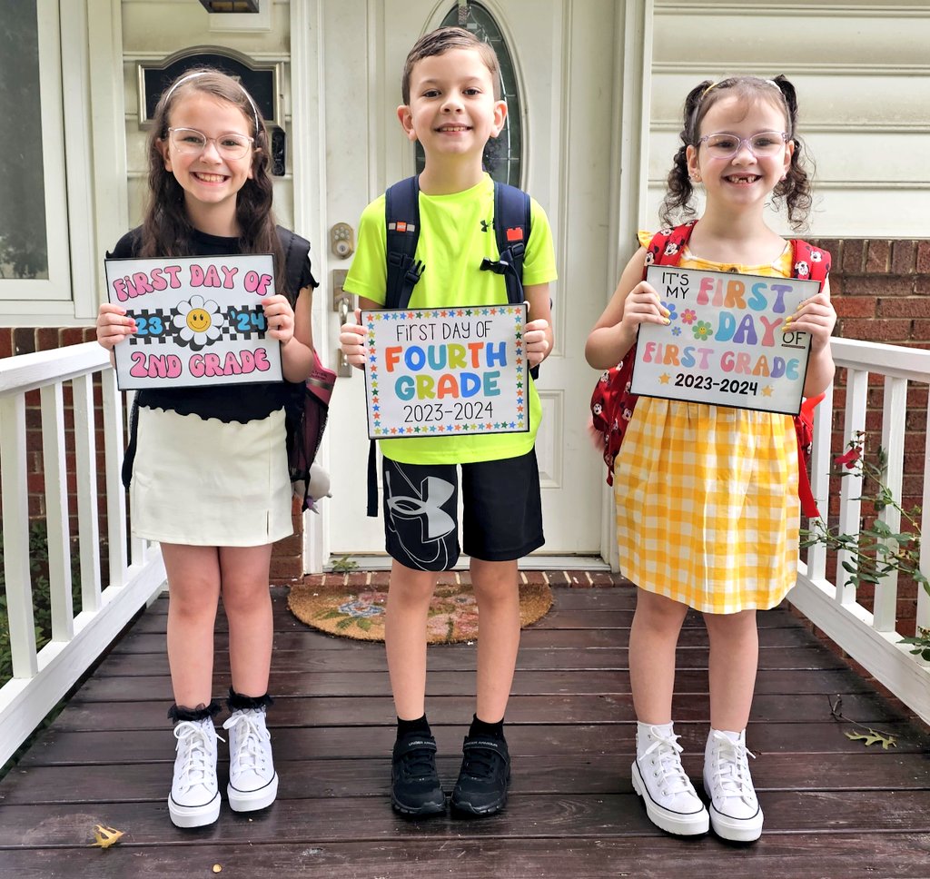 Tracymichelle78's tweet photo. First Day of School!!!

#aacpsback2awesome @AACountySchools 
#gbparkaacps https://t.co/CJ5xDqsUIy
