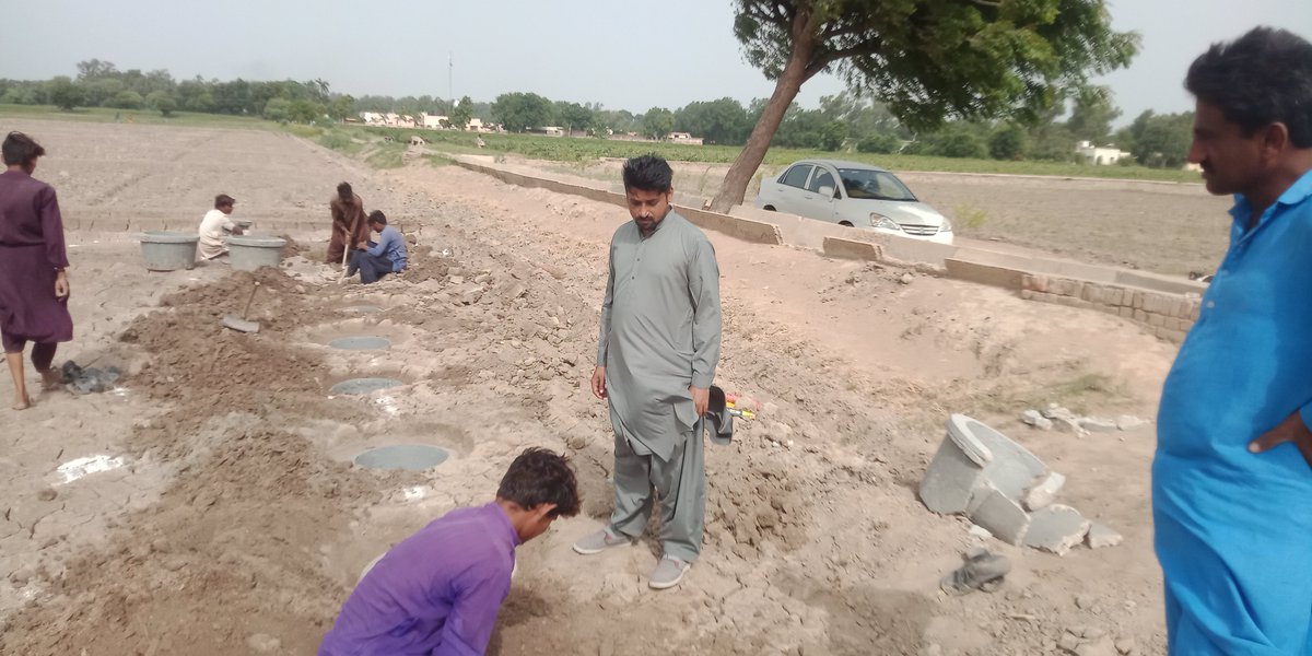 naveed_katohar's tweet photo. 28/08/2023
Plantation of different types of fruit trees in #Surface_soil, #Sub_surface, #Pots & #Mulching method, under Salinity controlled soil.
@Manzoor92131601 @JabbaSoilLabs @ModernAgUpdates @FAO @FatehMari @BBhuttoZardari @EngrSaeedAhmed8 https://t.co/g92SH6nrHD