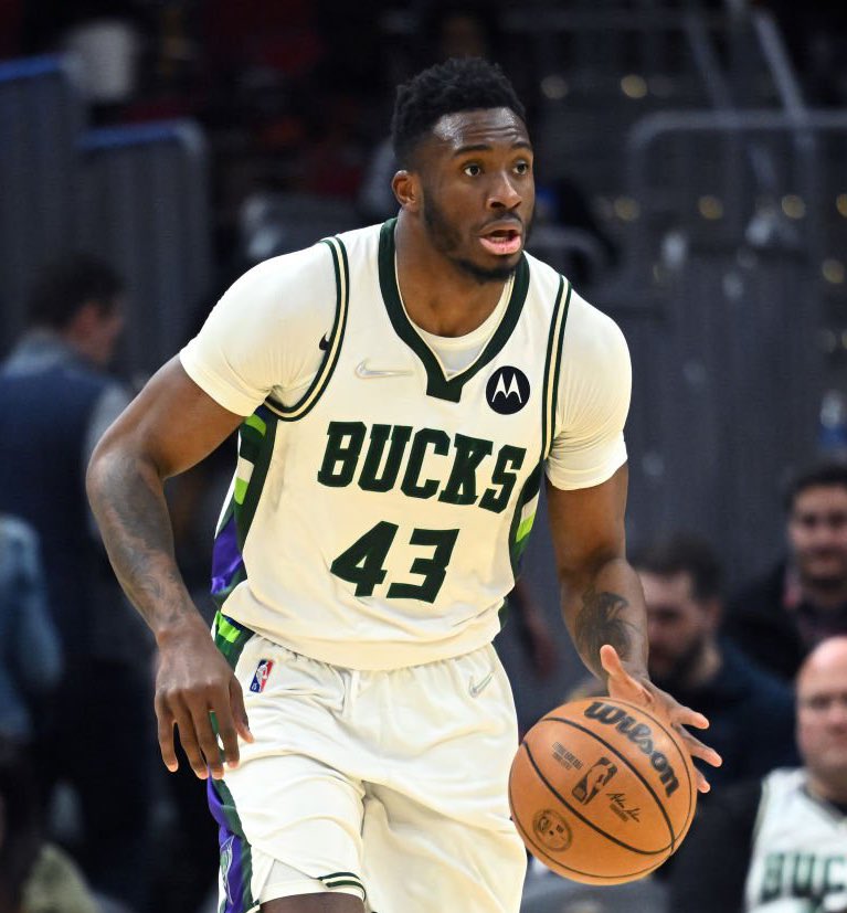 TheDunkCentral's tweet image. Thanasis Antetokounmpo reveals he was ‘close’ to leaving Milwaukee for the Knicks this summer 

“Obviously, Giannis is my brother, and obviously, I love Milwaukee. I love Milwaukee. But at the same time… I want to play. You always want to play and feel important.  And at the…