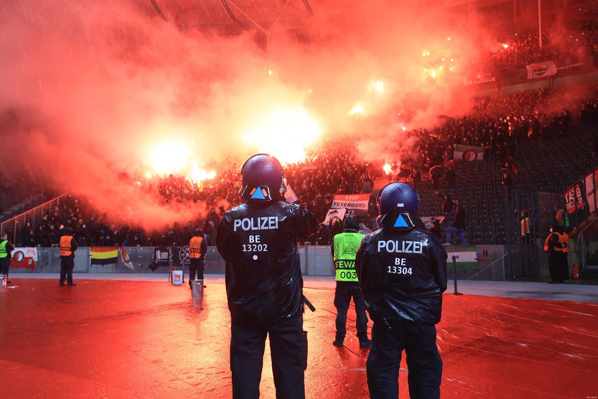 Feijenoord12's tweet photo. Is het al donderdag?! π₯ #CLloting https://t.co/Z8ifFKvJRH