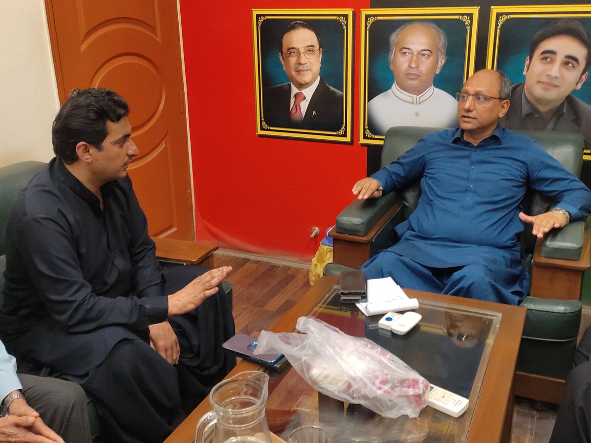 MinisterSindh's tweet photo. پاکستان پیپلز پارٹی کراچی ڈویژن کے صدر سعید غنی سے صفورا ٹاؤن کے چیئرمین راشد خاصخیلی اور سہراب گوٹھ ٹاؤن کے چیئرمین لالا رحیم نے ان کے دفتر میں ملاقات کی ۔
ملاقات میں ٹاؤن کی صورت حال اور سیاسی امور پر بات چیت ہوئی اس موقع پر صفورا ٹاؤن کونسلر شمیم صدیقی بھی موجود تھے۔ https://t.co/aMsePCcoGN