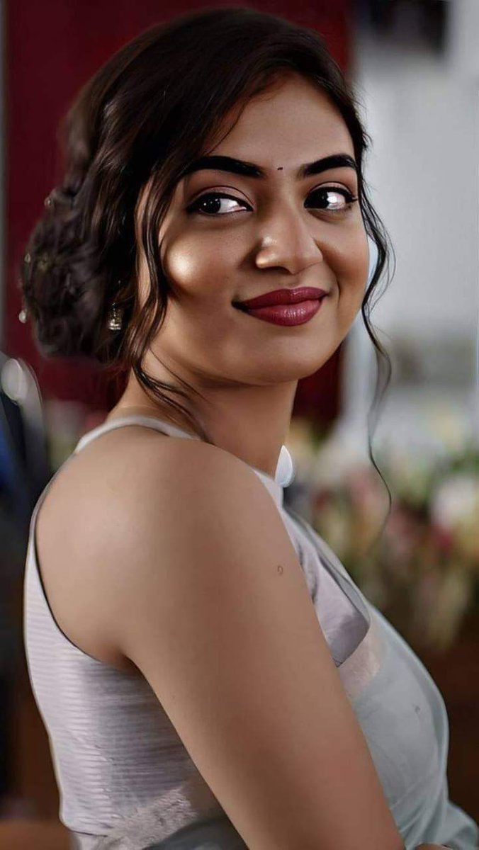 Mahesh_kumar_72's tweet image. कई गुना बढ़ जाती है,
        खूबसूरती, मुस्कुराने से !
जाने क्यों फिर भी कुछ लोग 
        बाज नहीं आते मुंह फुलाने से ...✍️

#keepsmiling #goodfeeling #AmaZing 

#शुभ_संध्या_वंदन 🙏💐