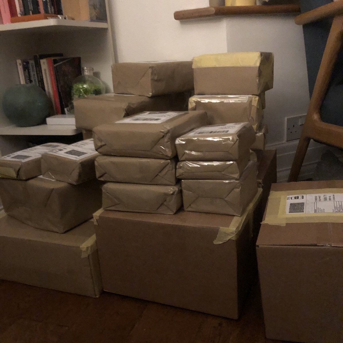 Story-themed packs for <a href="/Spun_Glass/">Spun Glass Theatre</a> 📖 Made in consultation with families. Six postcards in an envelope, designed to facilitate interactions ranging from serve and return to interactive story-telling. All sent out to food banks and maintained nurseries across the south of England