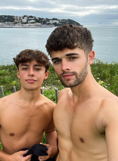 Who wants to join us on our run? 🏃🏻&zwj;♂️💦 https://t.co/EiXlPS4QHp