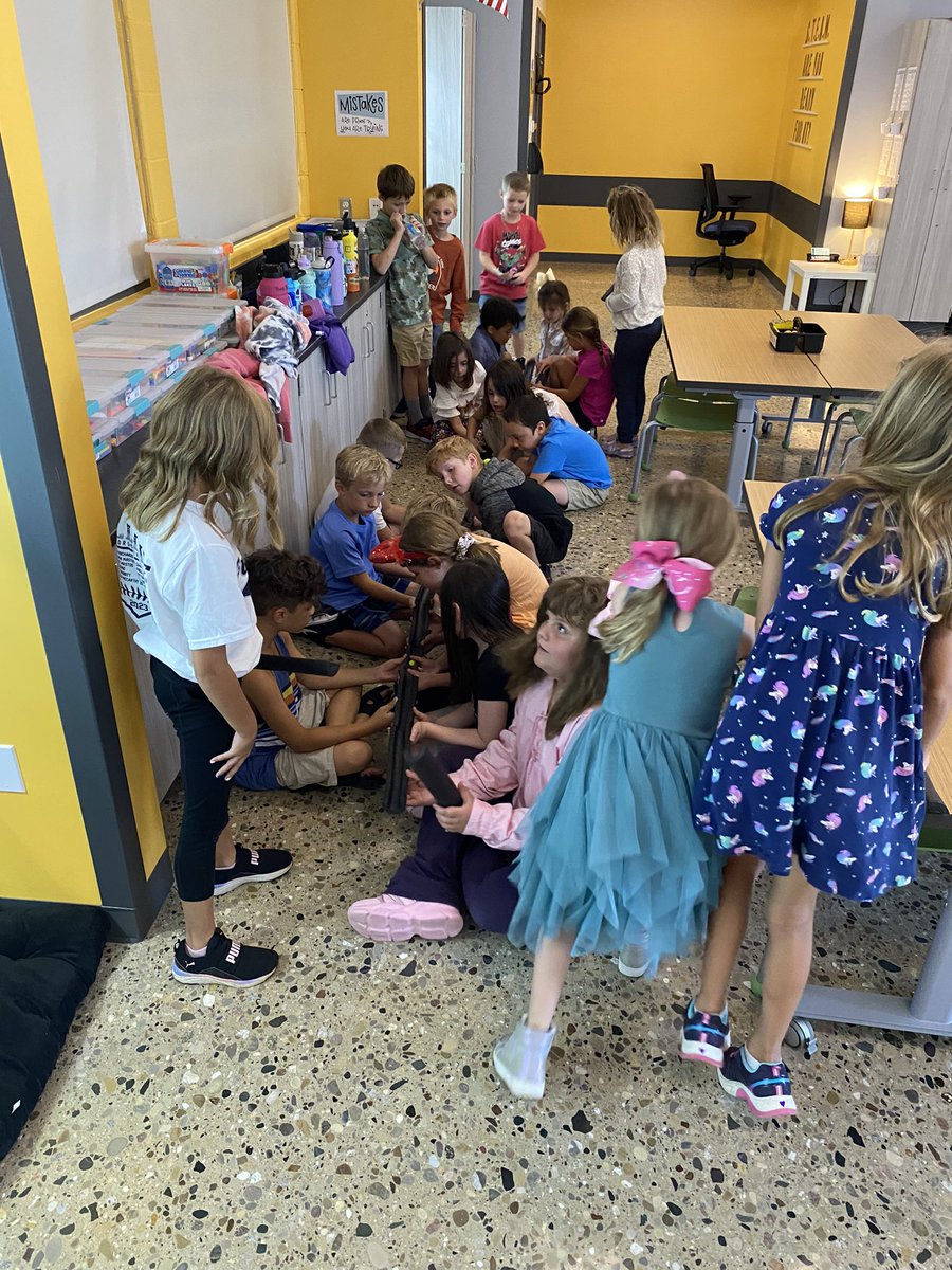 mrsbakkenSTEM's tweet photo. Today was all about having FUN! Second graders persevered to complete the pipeline challenge on their first day of Steam! #GoGullLake #GLCSstem #GLCSkellogg https://t.co/OBlYFNbR0I