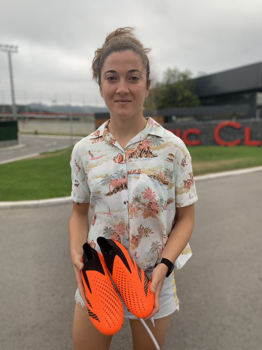 torneoidepablo's tweet photo. ¡Sorteamos las botas de #PaulaArana firmadas! ⚽️🏃🏻‍♀️
Jugadora del @AthleticClubFem y campeona mundial con la #selección sub-17, no dudó en colaborar con #torneoinesdepablo y la Asociación Inés de Pablo Llorens cuando le contamos nuestro proyecto 🥰
🎟️ Boletos en nuestra web por 1€ https://t.co/TdN7UjJUO3
