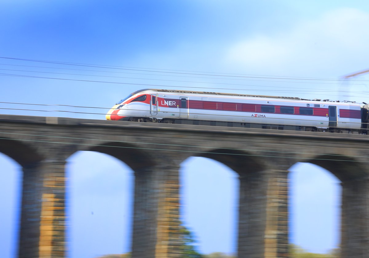 Free Standard Class travel for customers affected by UK Air Traffic Control technical issue on 28 August 2023. Customers should present their airline ticket or boarding pass to make use of the offer, valid on 28 &amp; 29 August.  

Details here: lner.co.uk/travel-informa…