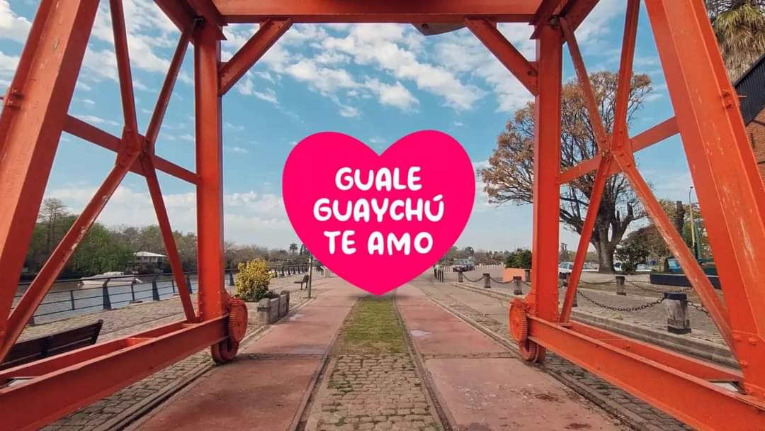 ¡Buen día! con nuestra grúa y el Paseo Costero del Puerto recuperado a puro sol ☀ 

¡Sumate y compartí el amor por nuestro lugar en el mundo! 

#GualeguaychúTeAmo❤