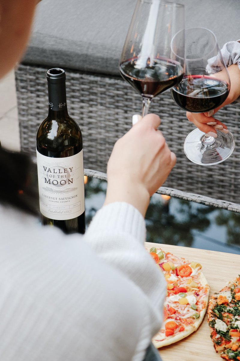 We're over the moon for this California Cabernet Sauvignon by Valley of the Moon Wines in Sonoma County. Read Harry's latest blog (bit.ly/3JAIIFC) to discover the history of the winery that makes this delicious wine then pick up a bottle in @lcbo VINTAGES!