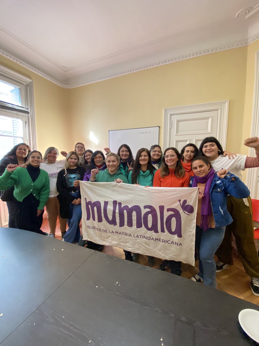 DEFENDER LA LUCHA FEMINISTA ✊🏽🫂

La mesa federal de Mumala construyendo acciones y exigiendo la urgencia de la Declaración de la Emergencia Nacional en Violencia de Género ante el crecimiento de la feminización de la pobreza y precarización de las vidas LGTBIQ+