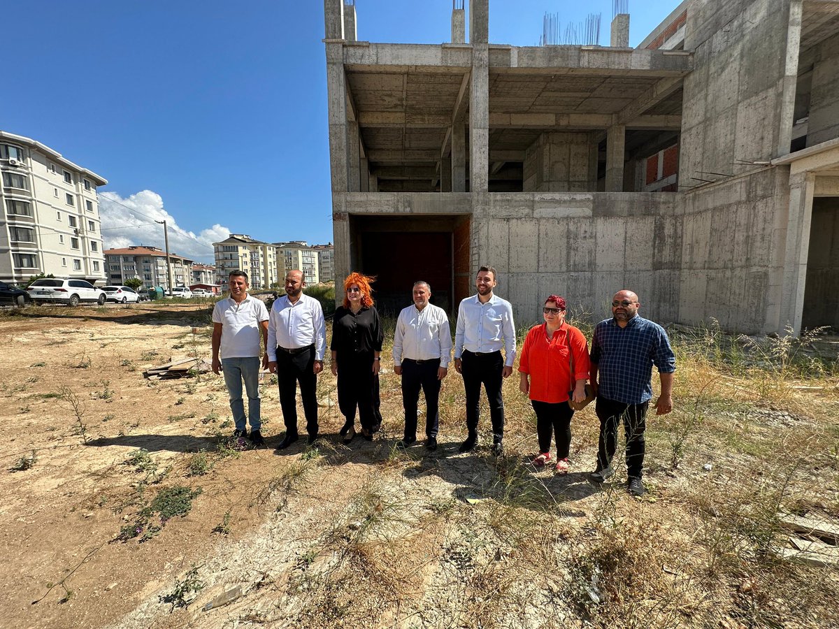 oztaylan's tweet photo. 🚧 Çeyrek asırlık Bandırma Gençlik ve Kültür Merkezi sorununu çözüyoruz!

Çalışmaları son aşamaya gelen protokol ile Kültür ve Turizm Bakanlığımız bünyesinde bulunan Bandırma Gençlik ve Kültür Merkezi Projesi, Balıkesir Büyükşehir Belediyemize geçiyor. 

Protokolün tamamlanması ile yapım çalışmaları son hızla devam edecek.