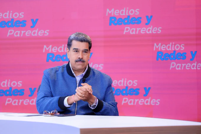 mippci_ven's tweet photo. 🎉¡Noche de emociones y sorpresas! 📺🌟

 Únete a @NicolasMaduro en un nuevo episodio de Con Maduro+ 🎥✨, ¡prepárate para una transmisión llena de información y entretenimiento en @VTVcanal8 y redes sociales! 
¡No te lo puedes perder! 🙌
#ConéctateConMaduro https://t.co/Uq3V85YPud