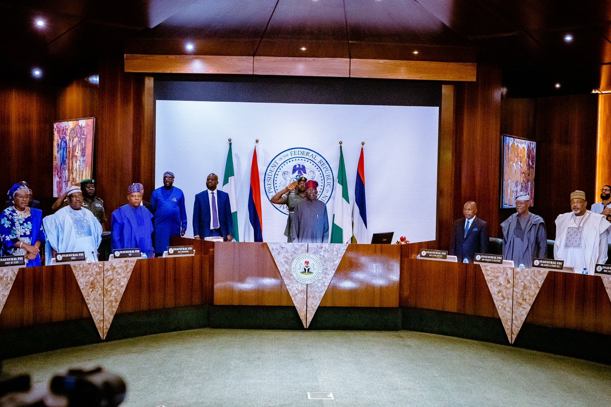 officialSKSM's tweet photo. PHOTOS: Sen. @KashimSM joined his Principal, President @officialABAT for the Inaugural Federal Executive Council (FEC) Meeting at the State House, Abuja. https://t.co/qAQ39gW8xl