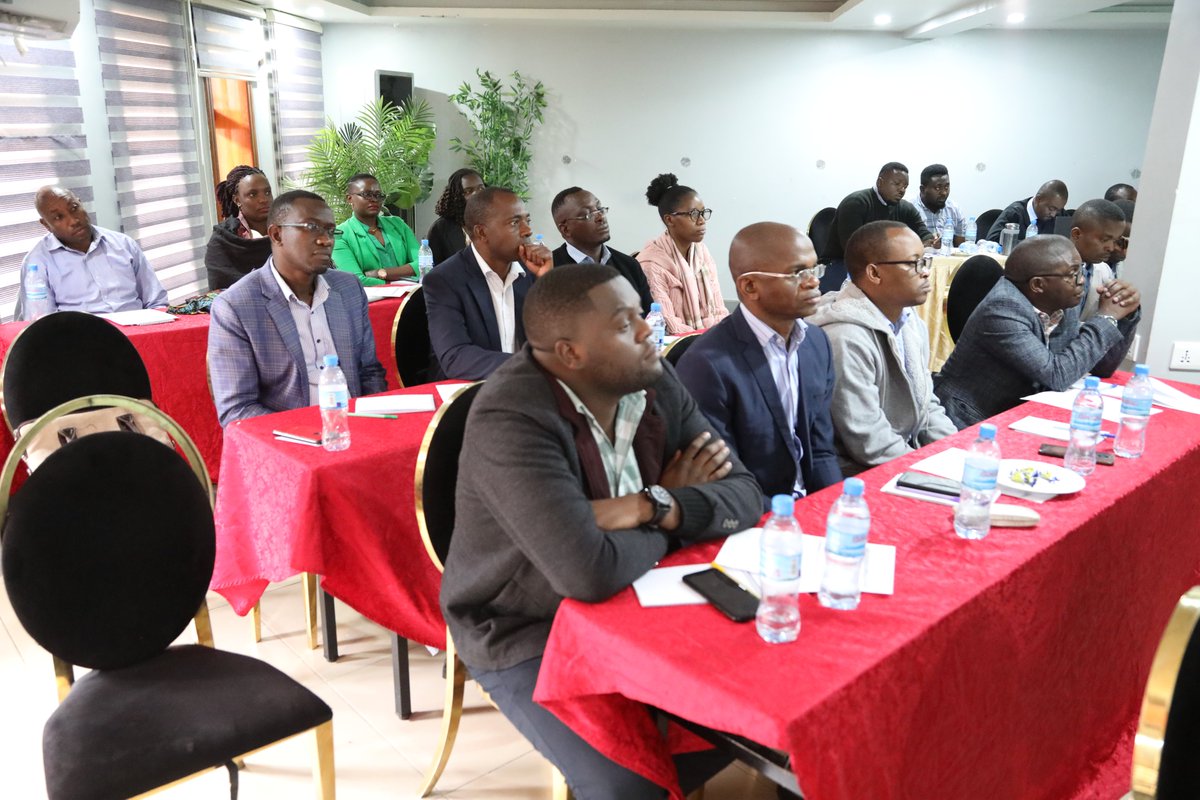 Viongozi na Maafisa wa manunuzi kutoka <a href="/mzrh_tz/">Mbeya Zonal Referral Hospital</a>  leo wameanza mafunzo ya siku 5 yaliyotolewa na Taasisi ya Uhasibu Tanzania (TIA) Kampasi ya Mbeya ambayo yamelenga kuwajengea uwezo washiriki juu ya taratibu sahihi za manunuzi za umma, ili kuhakikisha kuwa fedha za umma zinatumika