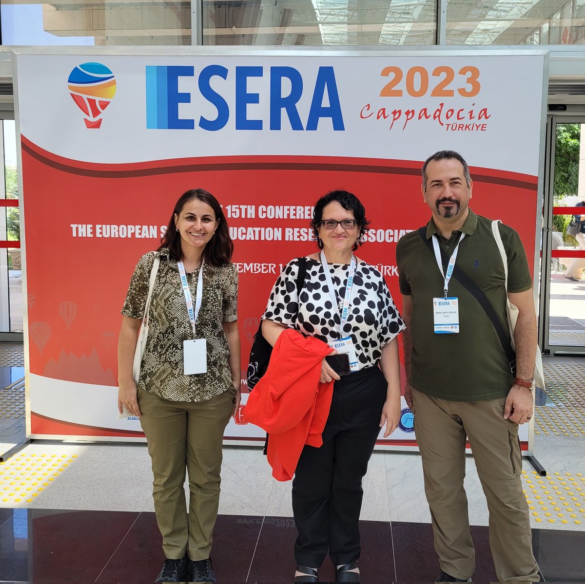 With my colleague Nuray Önder Çelikkanlı next to Sibel Erduran from University of Oxford.
#ESERA2023