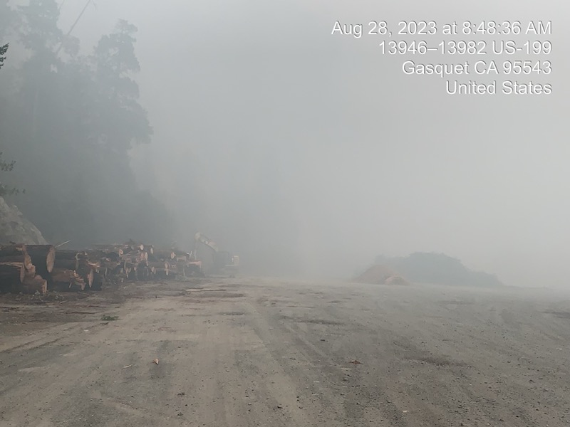 CaltransDist1's tweet photo. Caltrans continues work on #US199 in #DelNorteCounty. The roadway remains closed due to the #SmithRiverComplexFire. Follow us for details about plans for limited reopening. Check latest road conditions at https://t.co/faudYOtp7p.
📷: Efforts to clear hazardous trees and debris. https://t.co/B1nnJN893X