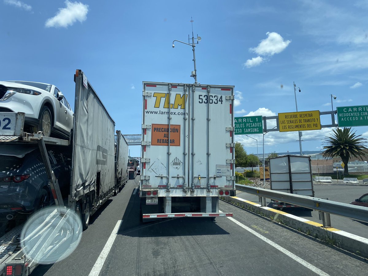 castromorajc's tweet photo. Como va el destrabe ?! @GN_Carreteras #Carr57 #jofrito ?! Dirección #SLP 🫠🫥🥵 @Thermokineros ❓⁉️ https://t.co/4pnsXbmq9L